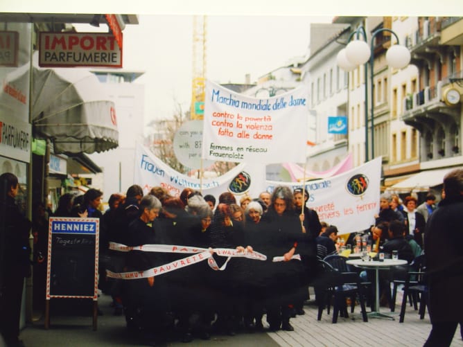 Weltmarsch der Frauen in Biel 03.03.2000. Foto: Frauenplatz Biel