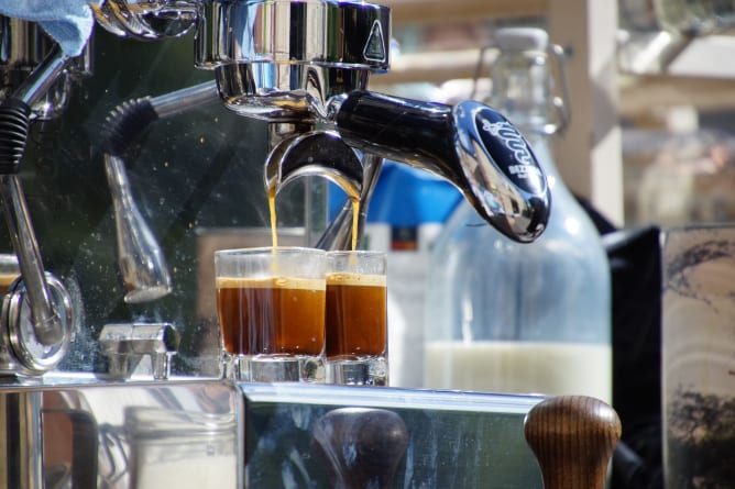 Une bonne machine à espresso pour un café vraiment bon!