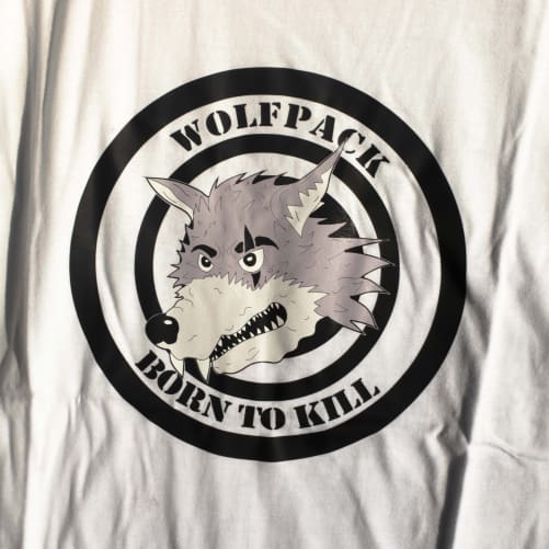 T-shirt «Wolfpack» avant repassage.