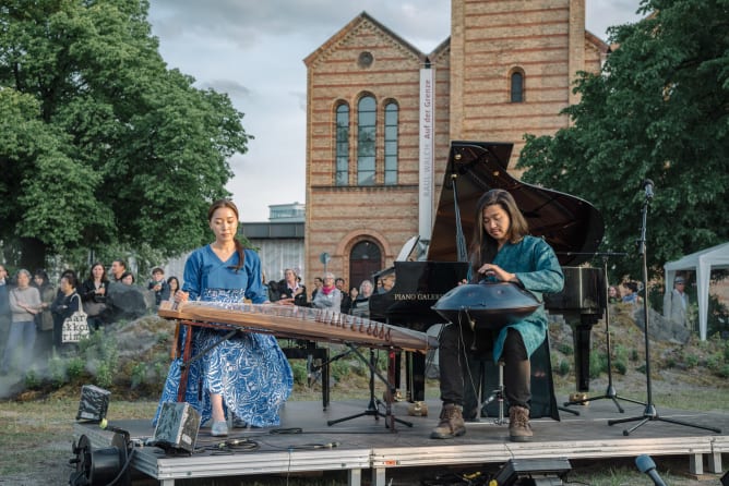 Das dritte Land at the opening, Musicans: Bora Ju, Eun Jin Sung, Foto: Dongryung Han