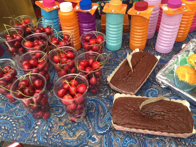 Süsse Kirchen und Cakes