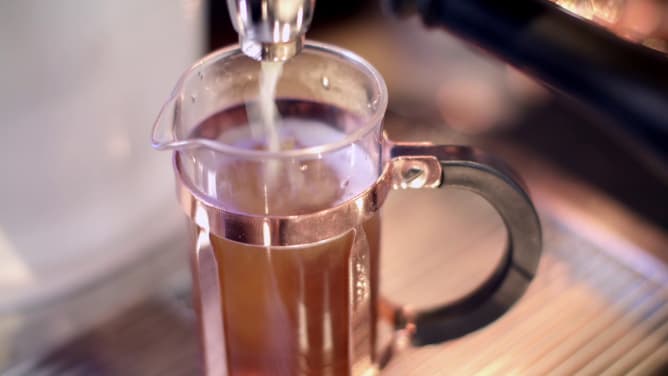 Freshly brewed tea, unique process in Switzerland