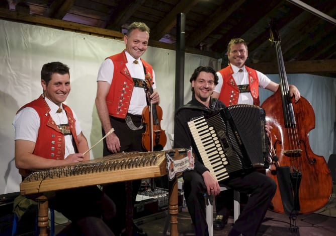 Goran Kovacevic Kollektiv, mit Appenzeller Balkan Stubete: So, 12.4.2020, Arena