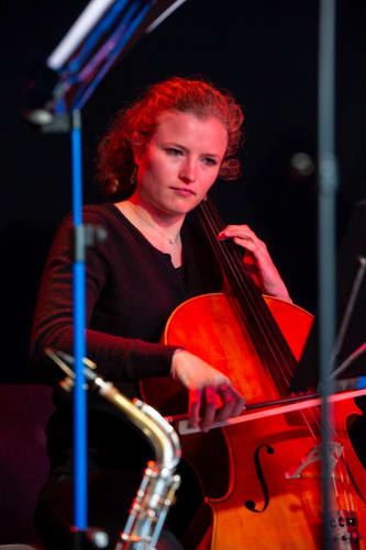 Au violoncelle : Pauline ! (c) Emilie Steiner