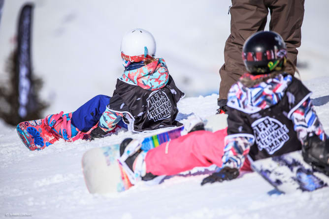 des participantes catégorie SNOWBOARD attendent leur prochain run