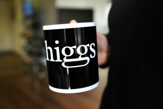 Mit der higgs-Tasse fühlt man sich immer ein bisschen weiser.