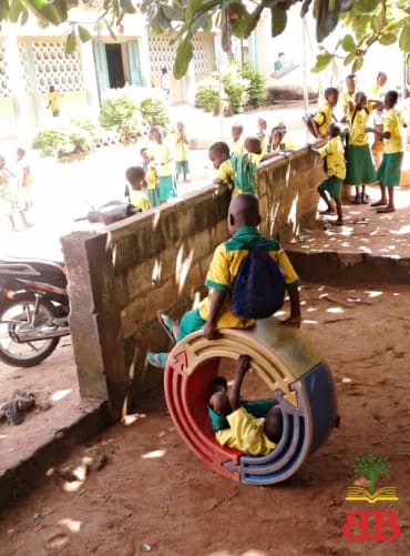 Préau de l'école primaire.