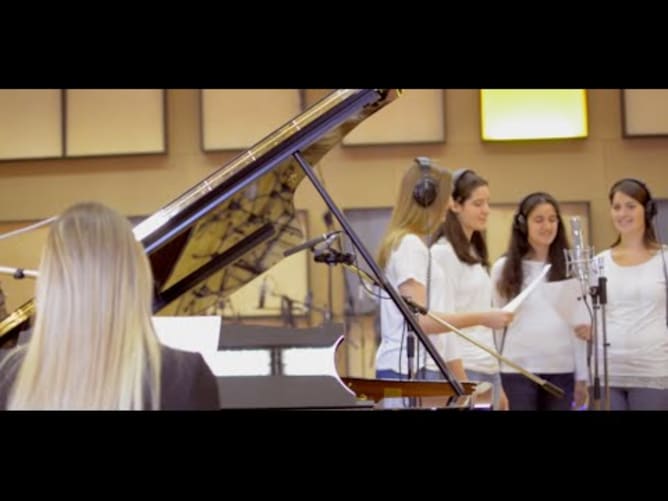 Peaceful Land by FLEUR MAGALI & Gospelchor Sachseln