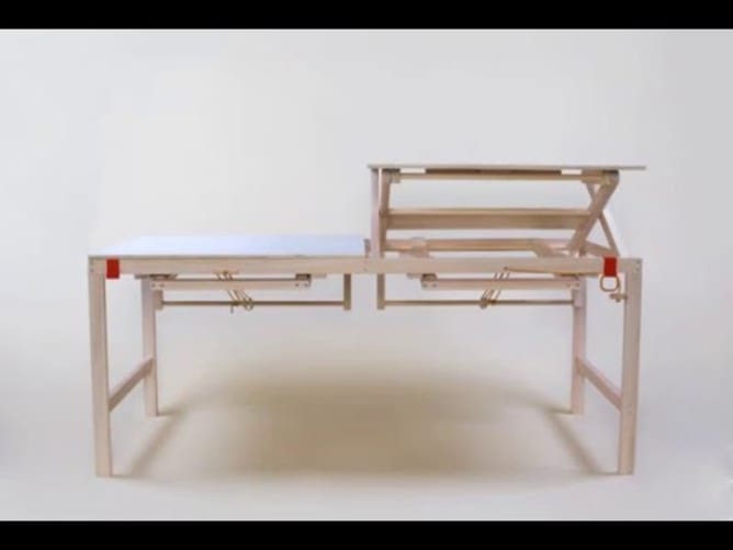 adjus.table (groß) - höhenverstellbarer Open Design Schreibtisch von Sebastian Zachl