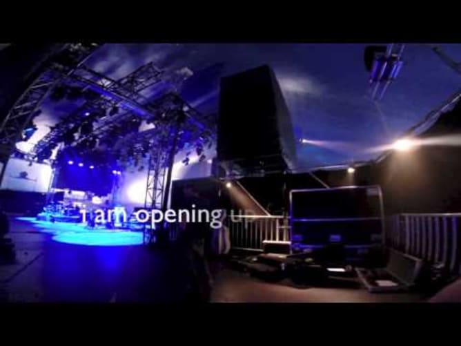 micha sportelli @ tollwood fest 2014 (the walk on stage)
