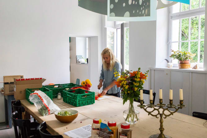 Das gemeinsame Abendessen gehört im Künstlerhaus mit dazu.