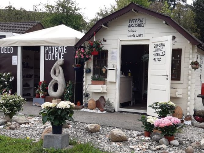 <«la cabane» self-service poteries, fleurs et déco