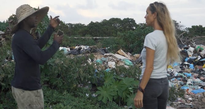 talking to local waste pickers