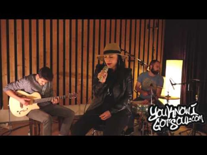 Faye B Performs Acoustic Version Of New Single «Ready For Goodbye» Live