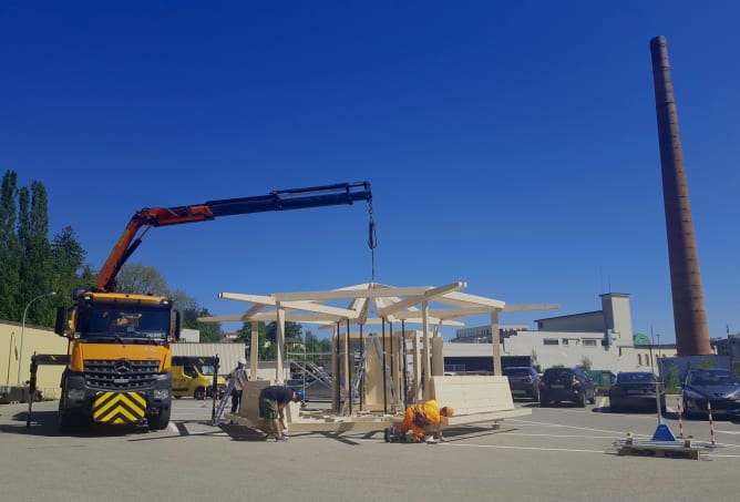 Montage du pavillon le 1er juin 2021 à Bluefactory