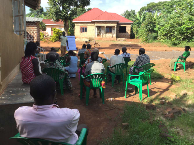 The shade of a house provides the perfect spot for a group training. 