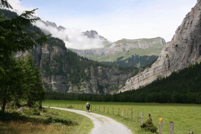 Gastern valley with a view of the Alpschele ridge