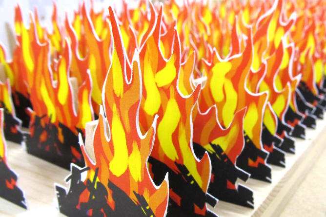 KULTRUFRAGEN-ANIMATION: Darsteller «FEUER». Digitale Illustration, Print, Papier, Cutout ca. 8cm hoch, selbststehend