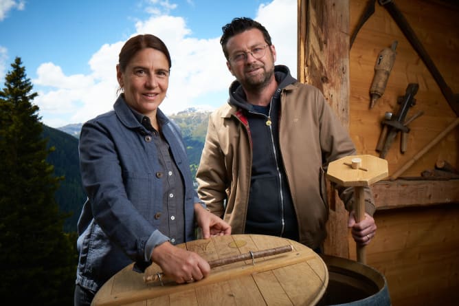 Esther und Jann auf der Alp.