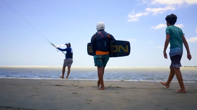 Local Kite school provides free lessons 