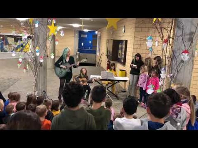 Seraina Tellis Children Choir - Closer to the Heart - Rush