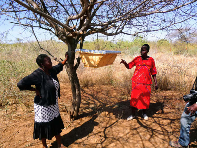 Lelly and Christine of the Sinyati Womens' Group