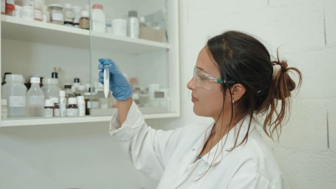 Natalia et Geneviève m’ont aidé pendant plus d’une année à développer ce dentifrice d'un nouveau genre