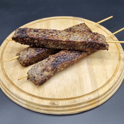 Die Tempeh Sticks bestehen aus fermentierten Lins und haben einen hohen Eiweiss gehalt.