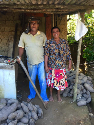 Dona Nice and Mr. Fernandes (Beneficiaries): «with pleasure, it is good to learn new things».