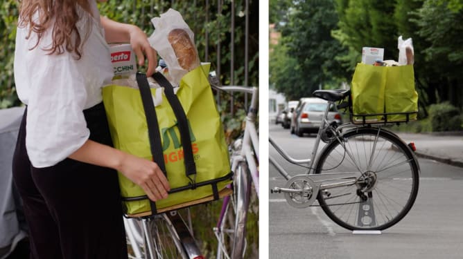 Zwei Einkaufstüten lassen sich passgenau verstauen 