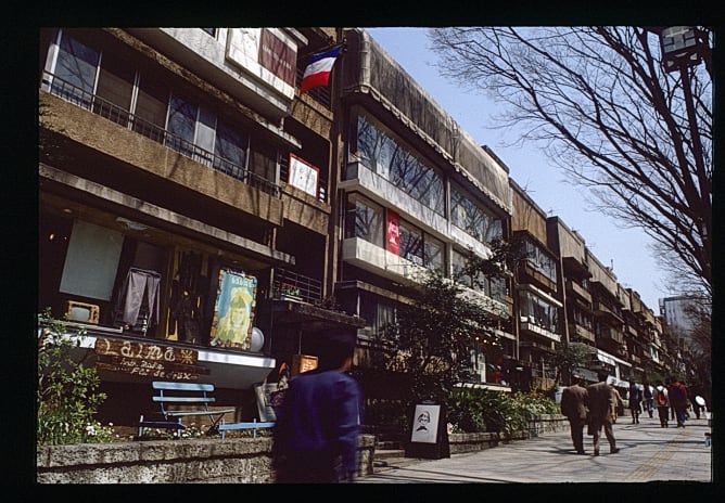 Dōjunkai Apartments at Omotesandō, Tokyo 1999