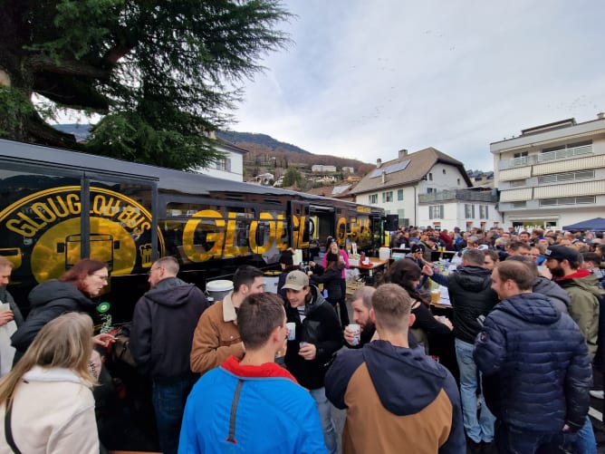 Carton Plein pour le GlouGlou Bus lors de son baptème du feu à la foire du 31 à Monthey