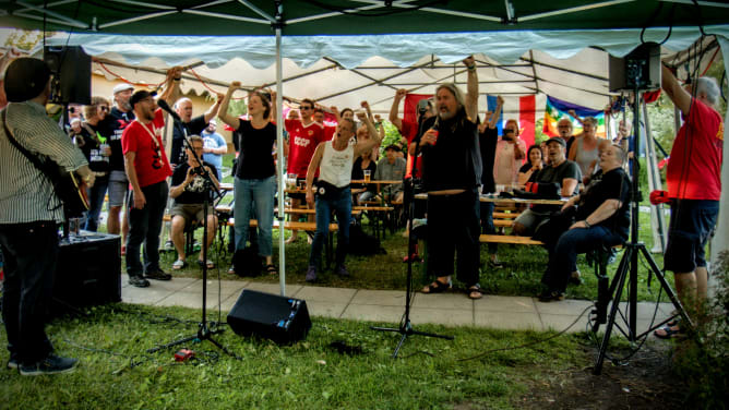 Samstags ladet der KV Willy vormittags immer zum Kulturfrühstück ein. Die Stimmung ist immer bestens.