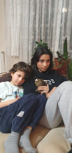 La figlia di mia cugina con mio figlio