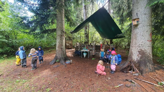 Einen Tag im ELVETIA Verein für Naturerlebnisse verbringen