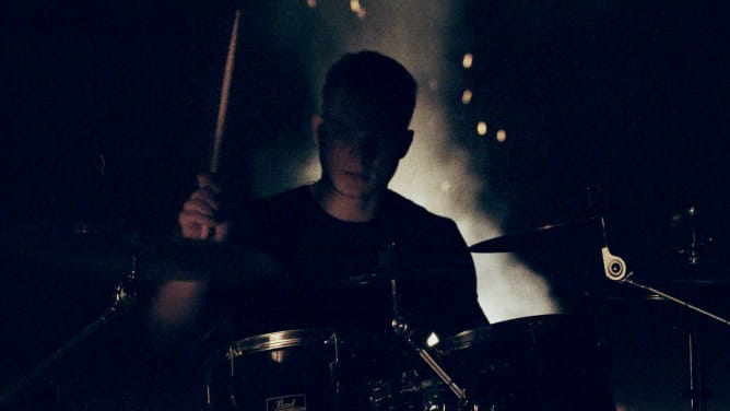 Robin (Drums)