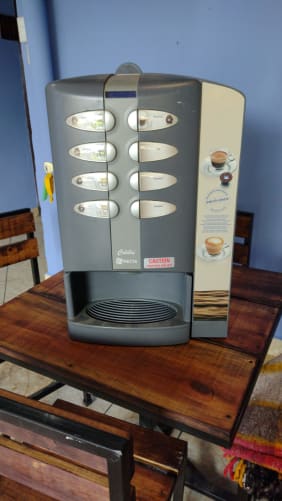 Coffee and tea machine