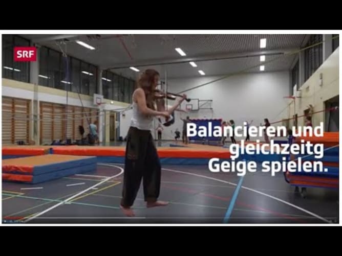 Carolina Mazalesky, die Welterste Slackline Violinistin