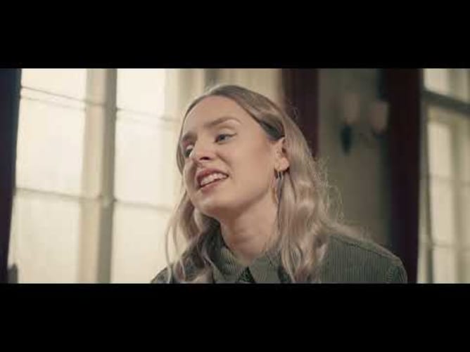 Melanie Malou - Don't Blame It On Me