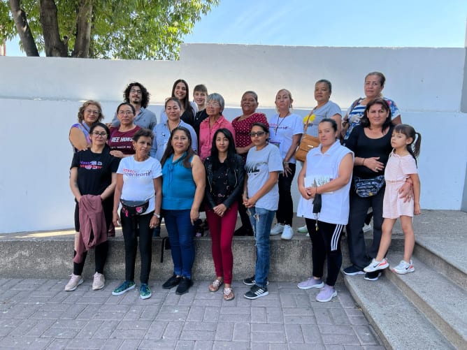 Gruppenfoto mit dem Kollektiv in Irapuato, Guanajuato, Mexiko