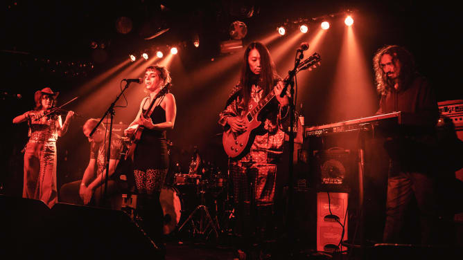 Gig in der Arena Wien, Dezember 23' (https://www.instagram.com/cizekgraf/)