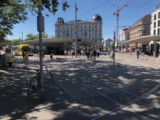 Das Vuebelle steht als direkter Ausgleich zu der versiegelten Fläche vom Bellevue.