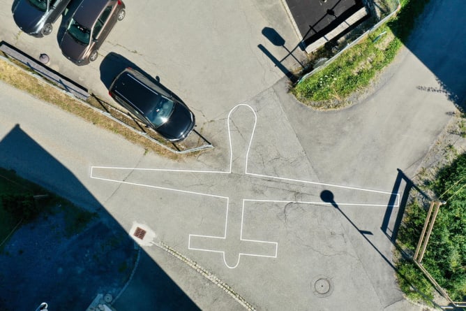 James Bridle, Drone Shadow, Biennale Art Safiental, 2020