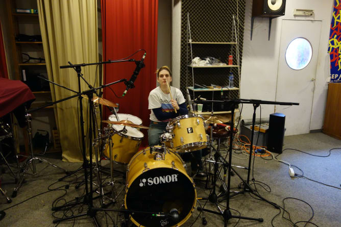 drummer doing drumthings