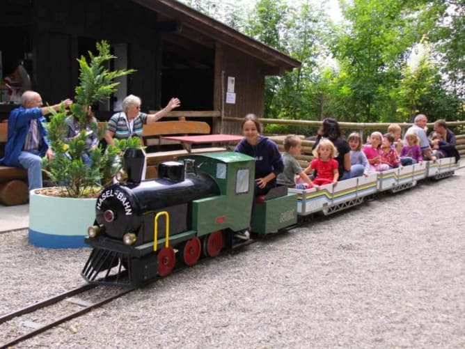 Le petit train doit continuer à faire ses tours