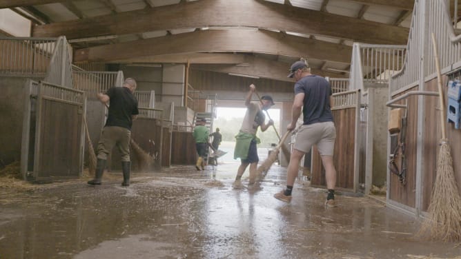 Tournage au manège - Les palefreniers