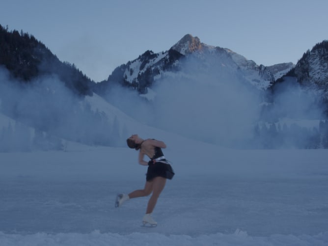 patiner sur un lac gelé