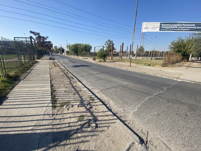 Close to «Lo espejo» train station