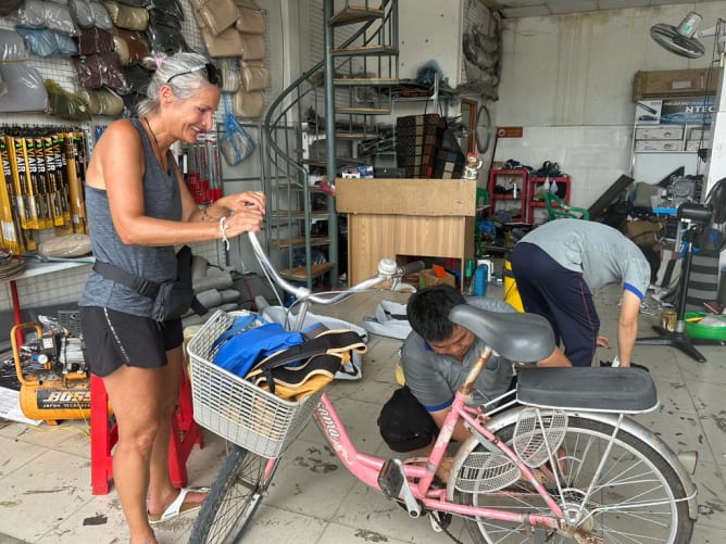 Réparation du vélo de Sylvie