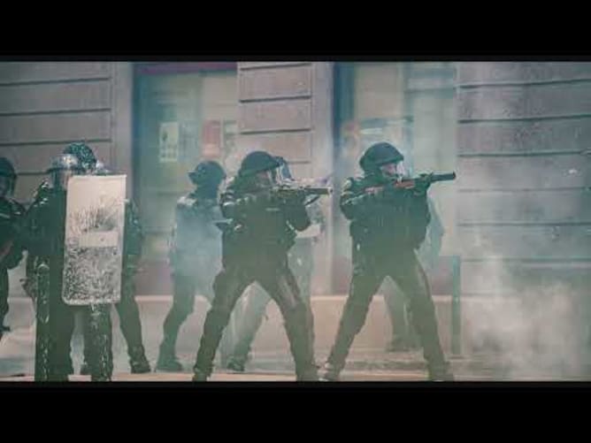 AUTOUR DU FEU - Trailer